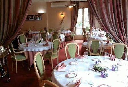 Hotel La Chaum'Yerres Chaumes-en-Brie Exteriör bild