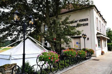 Hotel La Chaum'Yerres Chaumes-en-Brie Exteriör bild